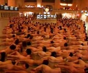 Táo mang chúng phim sech hàn đến cho bạn bè với những ngón tay gầy