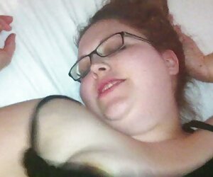 Cô gái trẻ đáp ứng porn hàn mình
