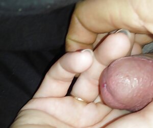 Chờ sex đồng tính nữ hàn quốc cho con gái yêu của bạn này hoạt động với một sứt mẻ rung