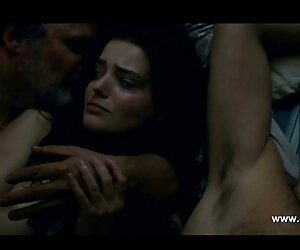 Mẹ đột nhiên vuốt ve con gái cô ấy, cô cho coi phim sex hàn quốc ấy chơi
