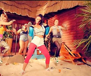 Rất clip sex hàn quốc nhiều người Nhật đái trong hồ bơi